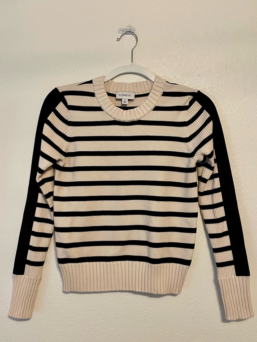 Evereve Harlow Black & Ivory Striped Crewneck Sweater w Faux Suade sleeves